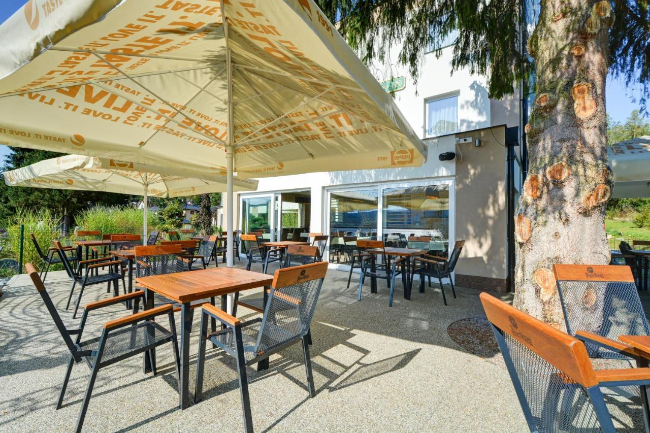 Hotel Star Lipno 伏尔塔瓦河畔利普诺 外观 照片
