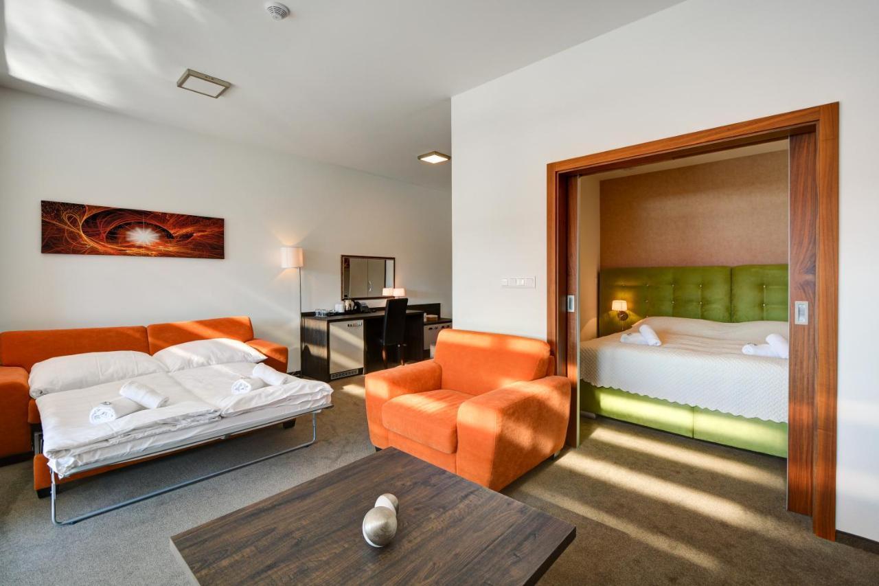 Hotel Star Lipno 伏尔塔瓦河畔利普诺 外观 照片