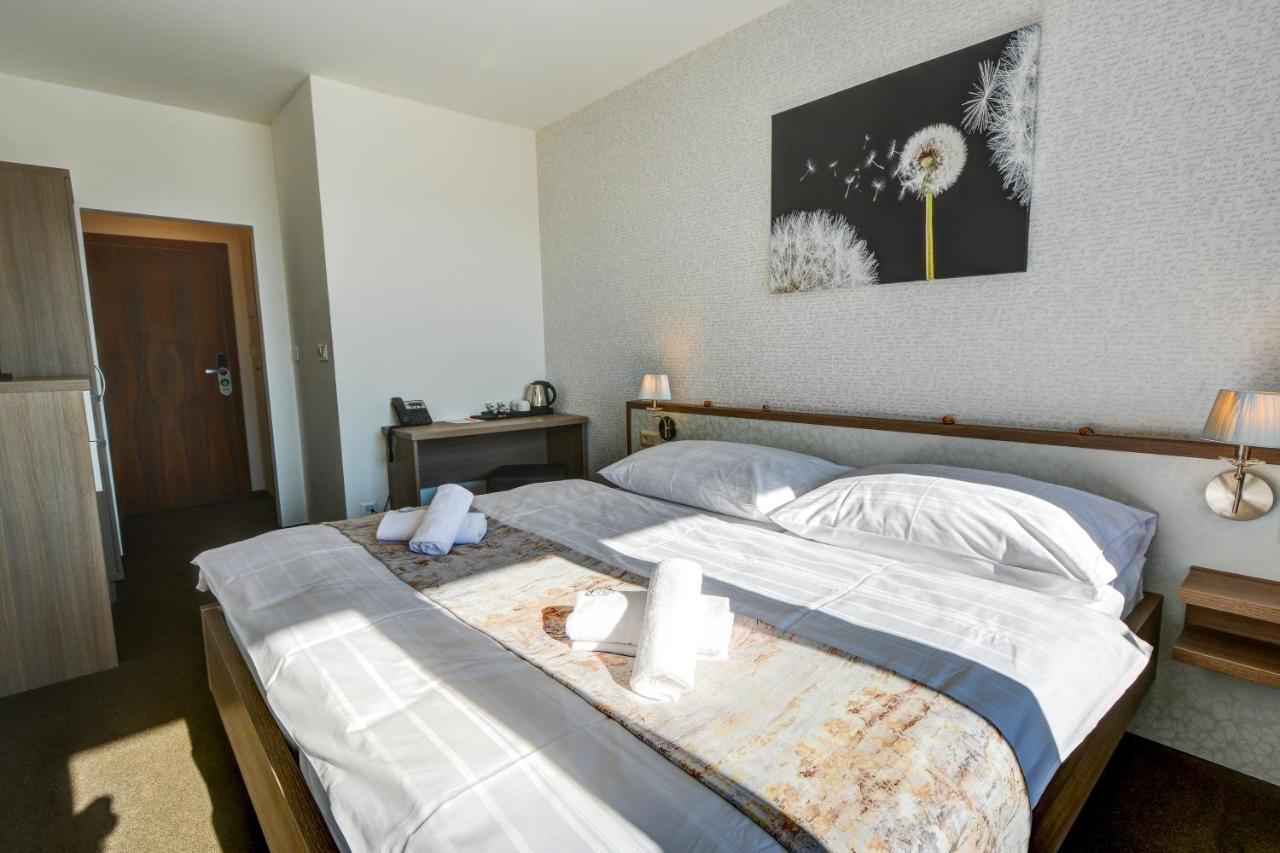 Hotel Star Lipno 伏尔塔瓦河畔利普诺 外观 照片